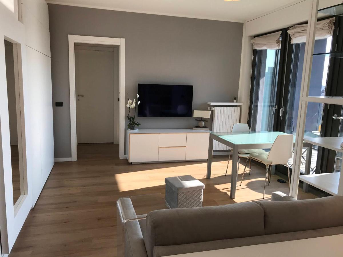 Fiera Milanocity View With Terrace Next To Shopping Mall Apartment Ngoại thất bức ảnh